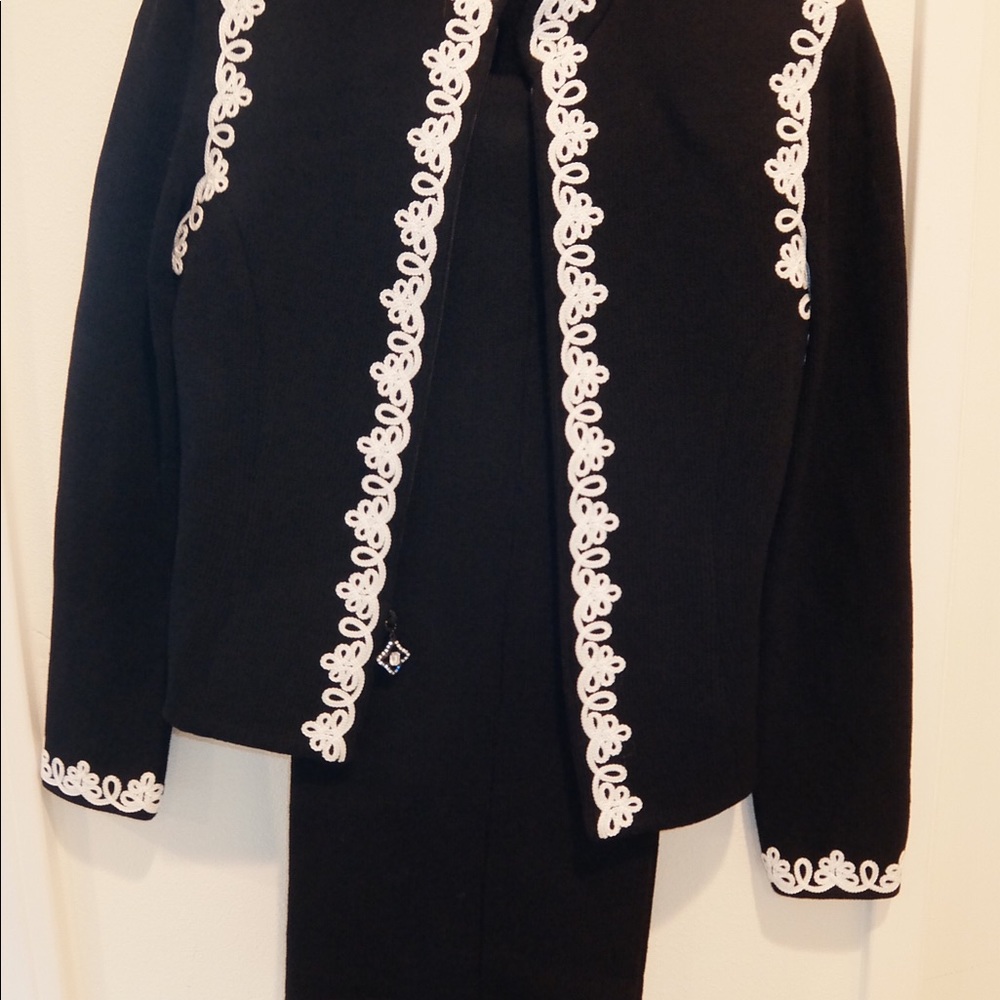 St John Collection 2Pc Black/White Jacket & Pant Suit sz 2